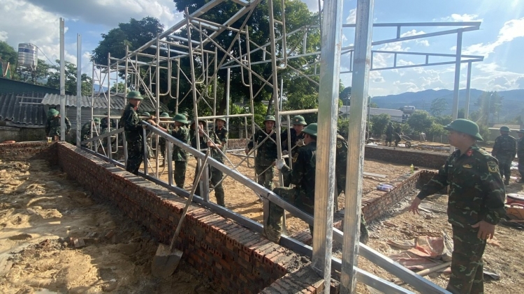 Mệnh lệnh ngày 2/9: Bộ đội thần tốc dựng mái ấm cho đồng bào rốn lũ Mường Than