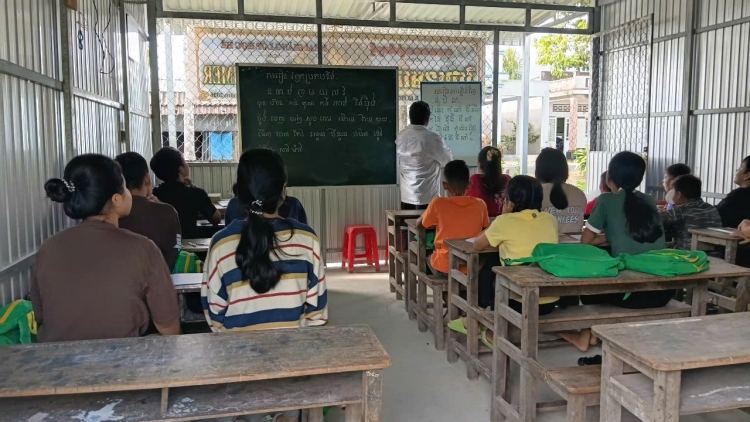 នាំយកអក្សរខ្មែរចុះដល់ភូមិស្រុក