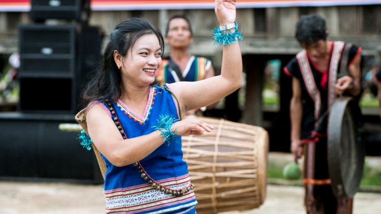 Nùs nhơm chờ hờp kàl tơwès kòi tàm ƀòn lơgar 