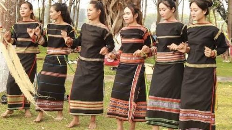 Adrin năm hŏk (Cố gắng học tập)