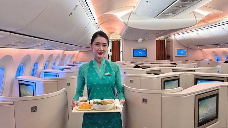 AU MÁC NGẬN HƯNG YÊN KHỬN TÀU BÊN