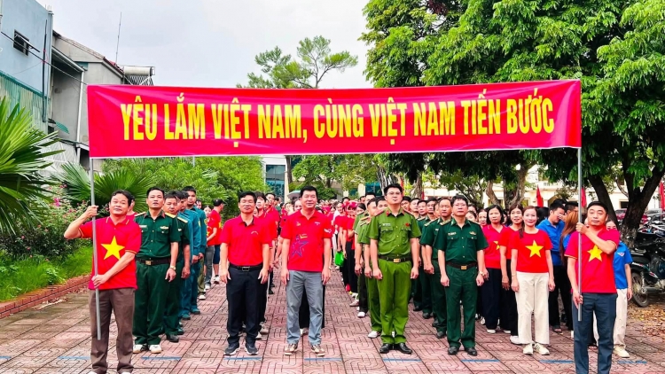 Xã biên giới Anh Sơn hưởng ứng hành trình 10 tỷ bước xanh