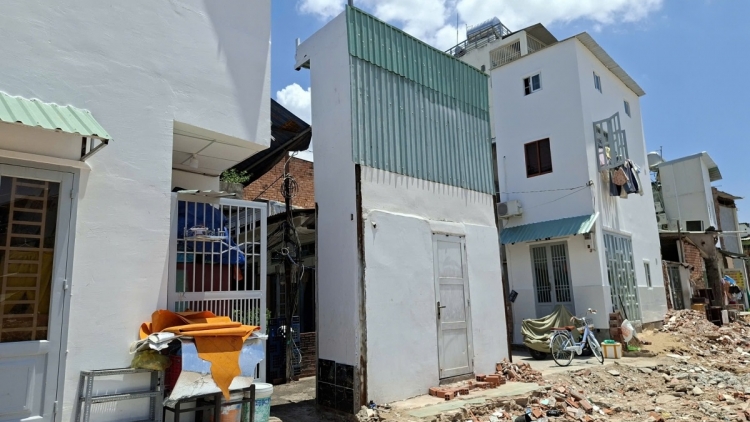 HADEI PEIH HUAN BARAT RIBAONG XUYÊN TÂM, BAN RAYA HO CHI MINH: RILO BAOH SANG DAOK DALAM SANG MET PAK MATA  
