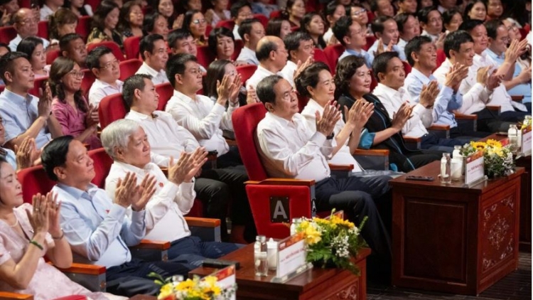 Ồng Trần Thanh Mẫn, Chủ tịch Quốc hội tus bal Broă lơh bơta chài đơs crih tam ya cribơyai chính trị “Tơngai Ba Đình”