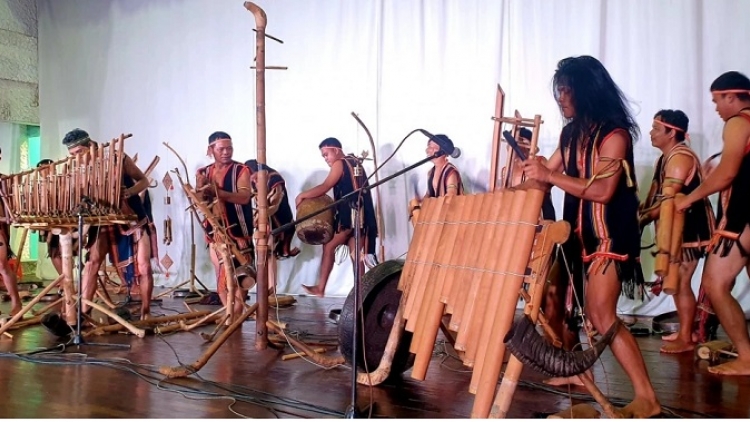 Kring kông bông lao (Ca ngợi quê hương)