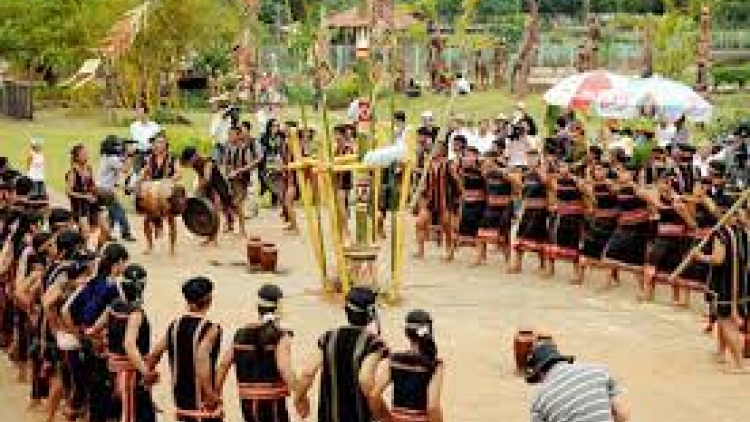Parơtuk čim mơñi bơyan phang lah jŭ