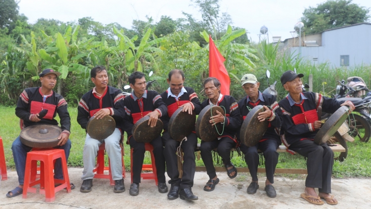 Dăk Lăk lơh loh làng Jơnau lơh nền tàm pơrjum 80 bơh ală ơdŭ bơsram cing mồng tàm ƀòn