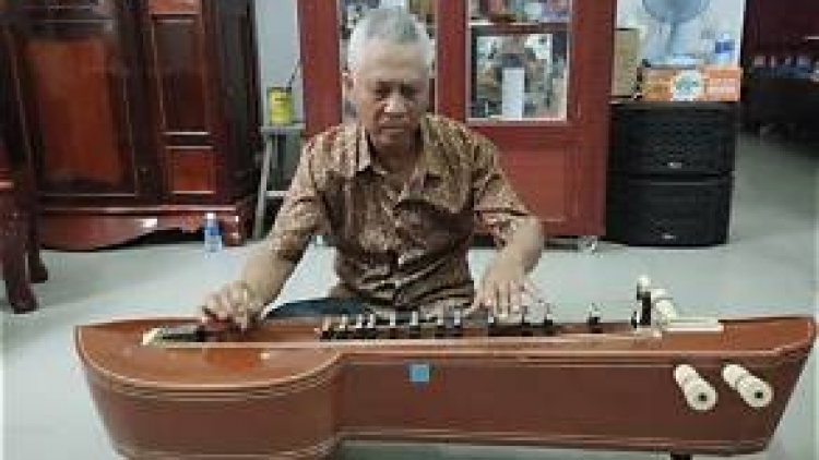 លំនាំល្អឯកនៃឧបករណ៍ភ្លេងតាឃេ