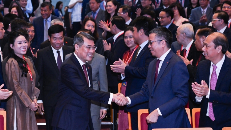 Jơ hôp hơdai lơ̆m Hop akŏm găh jang tơbôl ‘măng mă 33