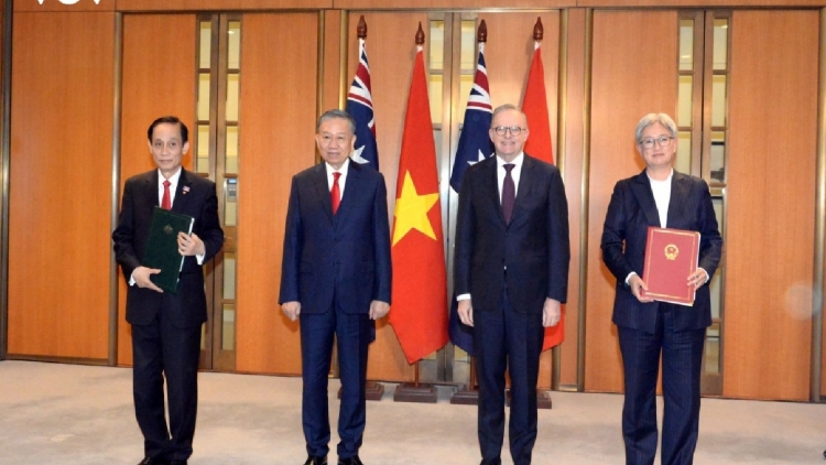 Việt Nam - Australia tơlĕch tơdrong tơchơ̆t atŭm păng kĭ pơkăp 13 hla ar jang hơdoi