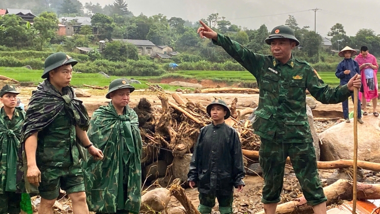  Bộ đội Biên phòng chủ động "4 tại chỗ"  bảo vệ Nhân dân trong mùa mưa lũ