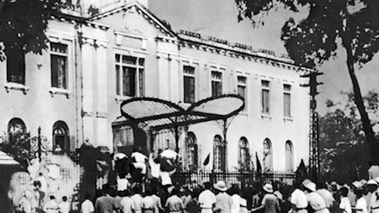 19 tháng 8