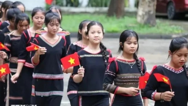 Bơnê kơ Kră (Nhớ ơn Bác Hồ)