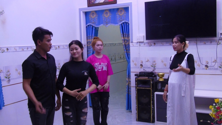 សឺនធីយីវ – អ្នករក្សានិងផ្សព្វផ្សាយសិល្បៈខ្មែរជូនយុវវ័យជំនាន់ក្រោយ