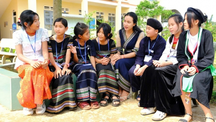Những giáo viên lặng lẽ mở thêm cơ hội học tập cho học sinh vùng khó