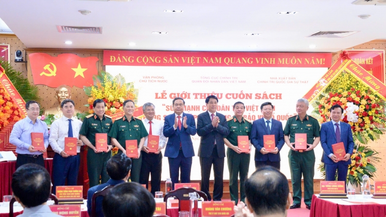 Khua bruă kƀĭn ala Trần Thanh Mẫn hưn mthâo hdruôm hră mơ̆ng Khua lăn čar hđăp Lương Cường 