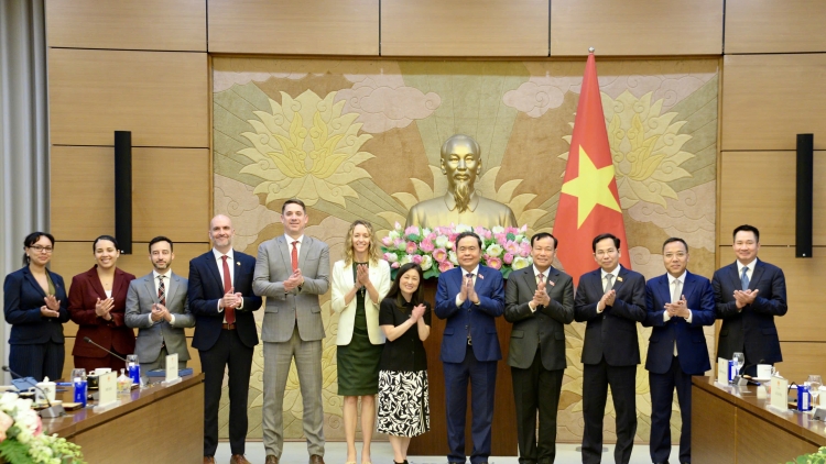 Kruanh Quốc wơt Đại sứ Hoa Kỳ ta Việt Nam