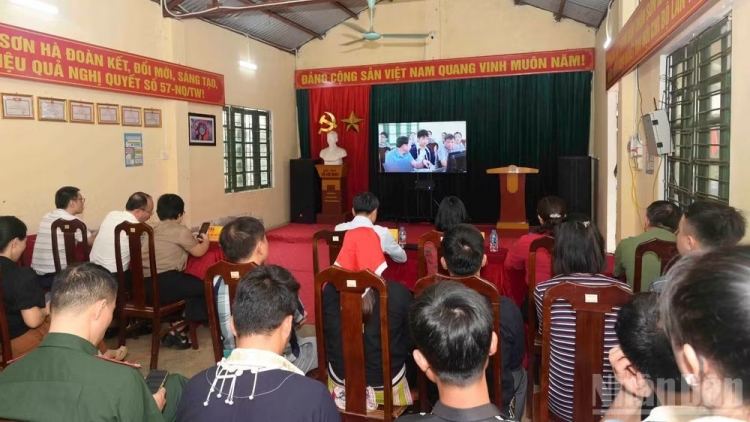 BẢN CỎN DỦNG TÀNG MẠNG DÚ BÚNG SLUNG BÁT XÁT (LÀO CAI)