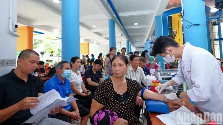 MENTRI Y TE KUHRIA TAGOK JIEN BAYAR BAO HIEM Y TE KA JRU IEK RUAK DAC TRI YAOM GLONG