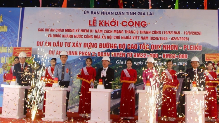 Gia Lai mphŭn rŭ mkra kdrêč 2 êlan dơ̆ng êran pral Quy Nhơn - Pleiku 