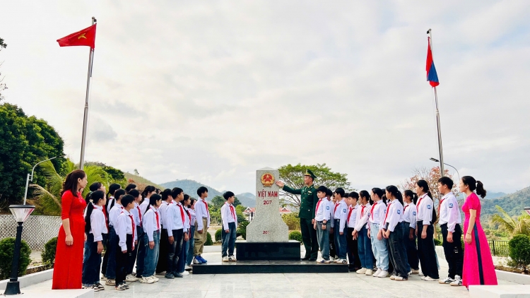 Sơn La thí điểm dạy tiếng Lào trong trường phổ thông ở khu vực biên giới