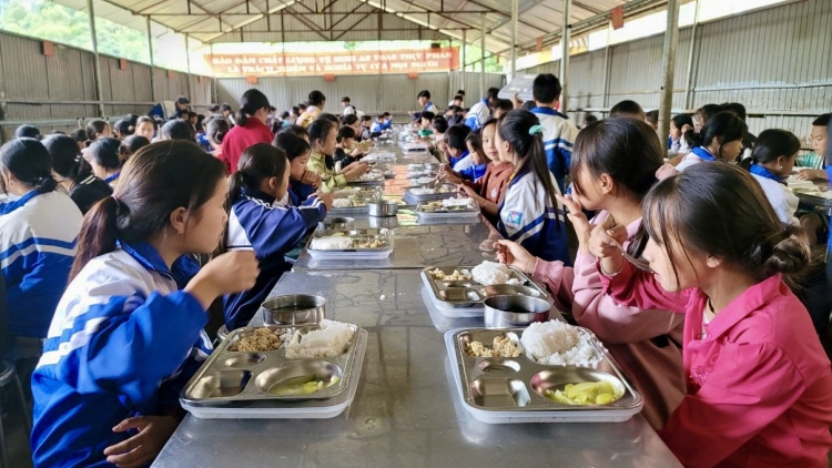 Thay đổi mô hình nấu ăn bán trú tại các trường học