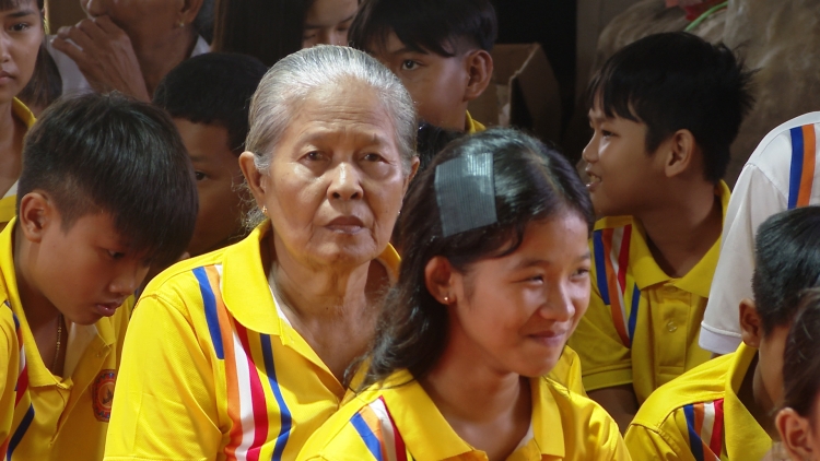 ស្នាមញញឹមរបស់លោកយាយ