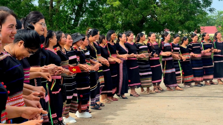 Pơƀuh glăi djop gru grua đưm amăng Hrơi ngui gru grua-bơrơguăt drơi jăn să Phú Túc