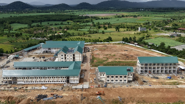 Dak Lak kơi ntop rlău 215 rmen prăk rdâk njêng ăp nhih nti nội trú n’har bri