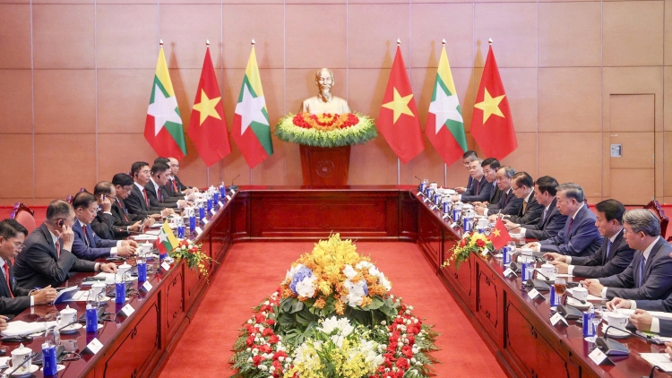 TỔNG BÍ THƯ, CHỦ TỊCH NƯỚC TÔ LÂM PRÁ XAY LÂNG TỔNG THỐNG MYANMAR LÂNG RA VĂNG LƯƠT OOY NGA, PHÁP