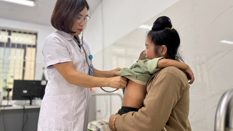 Đưa dịch vụ y tế đến gần hơn với người dân vùng khó Sơn La 