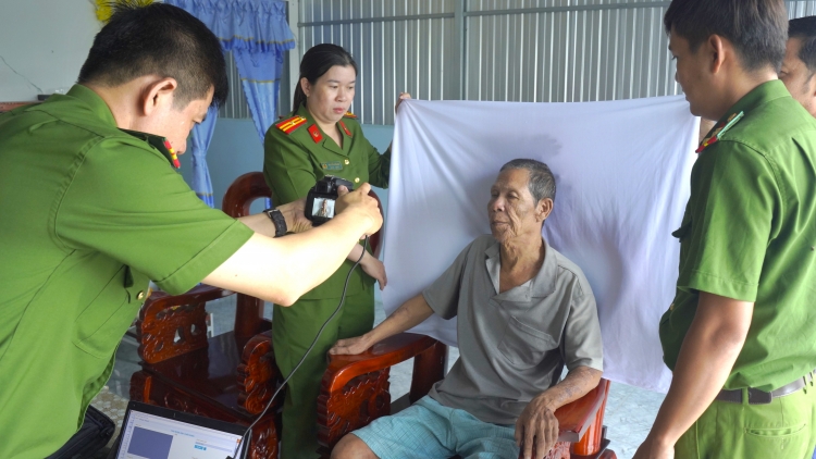 កាម៉ាវនាំយកសេវាកម្មសាធារណៈចុះទៅដល់ផ្ទះអ្នកទន់ខ្សោយ