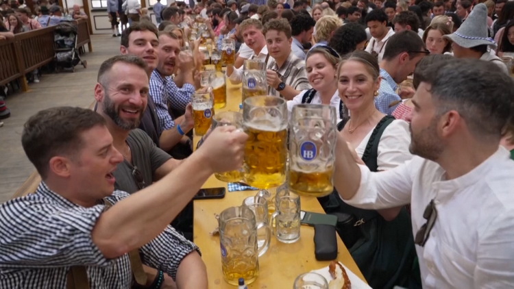 Lễ hội bia Oktoberfest: Điểm nhấn tôn vinh giá trị văn hóa truyền thống Đức