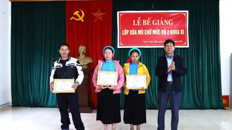 CHỨ NẢ SLƯ DÚ BÚNG SLUNG PIÊN CHÁI LỤC HỒN (QUẢNG NINH)