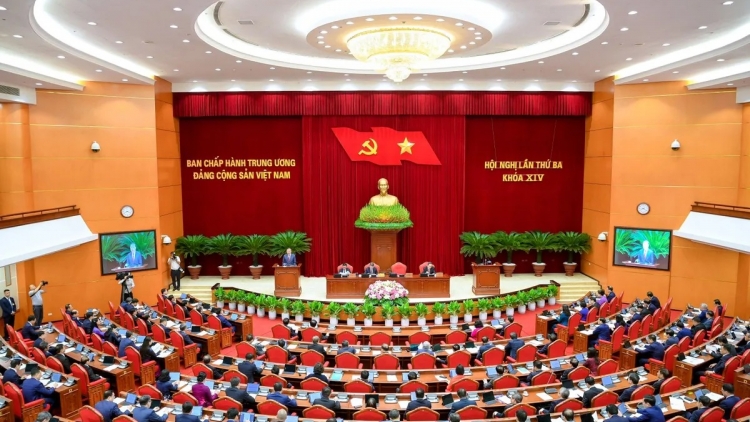 HỘI NGHỊ TRUNG ƯƠNG 3: ĐỢ QUYẾT SÁCH LÊY BHRỢ C’LÂNG ...