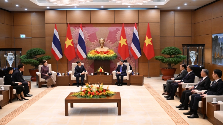 Thủ tướng Lê Minh Hưng pơma dơnuh hăm Ƀok pơtao păng Hơkăn ƀok pơtao teh đak Thái Lan