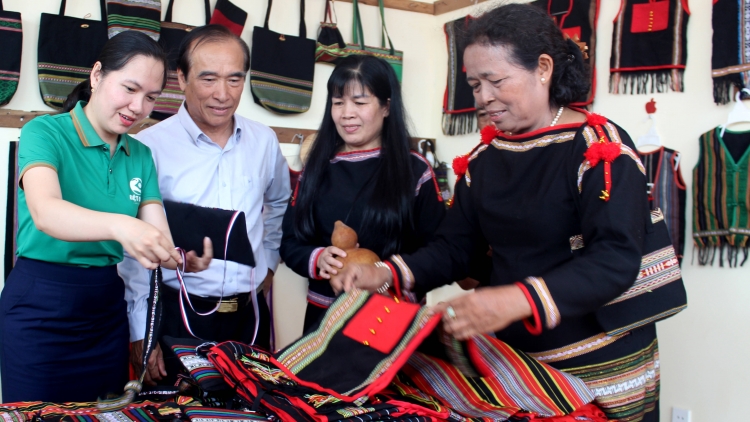 Đắk Lắk phát huy vai trò của người có uy tín từ cơ sở