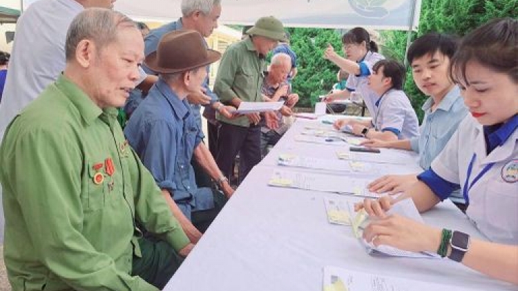 THẮN PANG CHỎI CHÈN HẨƯ CẦN MÌ CÔNG XÁU CÁCH MẠNG