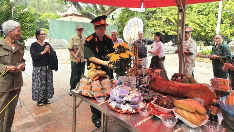 Lĭng khan Biệt động Sài Gòn myơr brui mngưi bi hdơr kơ phung êngiă asei ti War mnga Lê Thị Riêng 