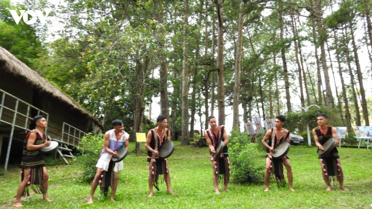 Pơndờm pơnđiang bal sơrlèt gan kal ke 