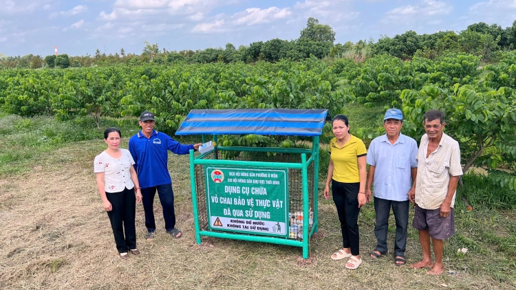 កសិករប្រមូលសំបក-ដបថ្នាំគាំពាររុក្ខជាតិ មានការទទួលខុសត្រូវចំពោះវាលស្រែ