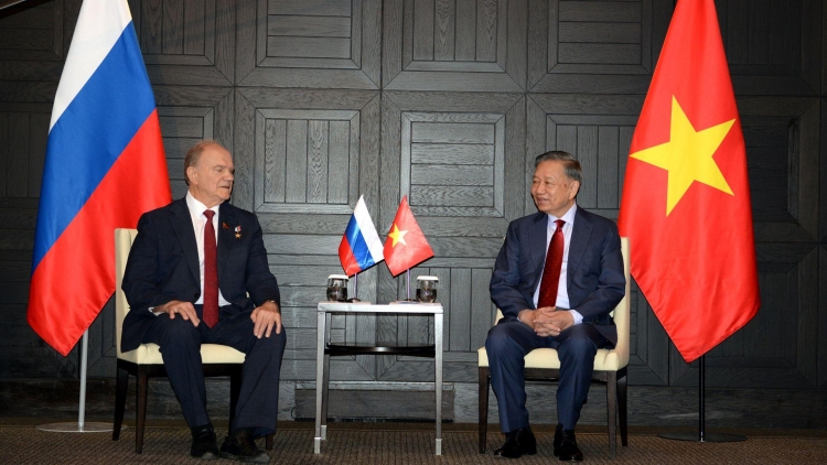 Khua gĭt gai Đảng, Khua lăn čar Tô Lâm drông Khua gĭt gai Đảng Cộng sản Russia 