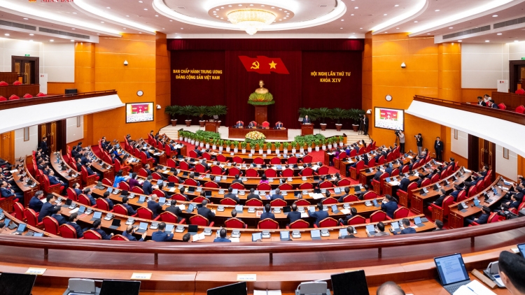 ពត៌មាន ម៉ោង​ ៦