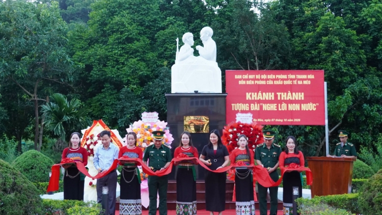 Khánh thành Tượng đài "Nghe lời non nước" tại Thanh Hóa