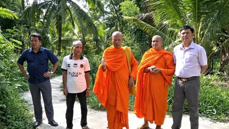 អ្នកមានកិត្យានុភាពជាស្ពានតភ្ជាប់រវាងឆ័ន្ទៈរបស់បក្សជាមួយបំណងប្រាថ្នារបស់ប្រជាជន