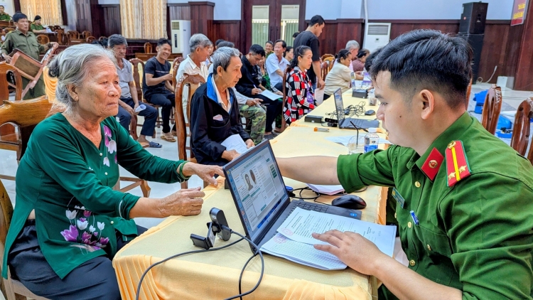 ពត៌មាន ម៉ោង ១៥