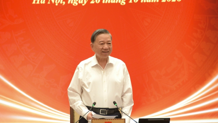Tổng Bí thư, Kơdră teh đak bơ̆n Tô Lâm hop akŏm Jơnŭm pơgơ̆r jang  Trung ương gah jang tơbôl păng jang hơdoi lơ̆m apŭng plenh teh