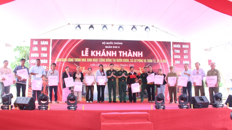 Quân khu 5 bàn giao 2 nhà sinh hoạt cộng đồng tại Đắk Lắk