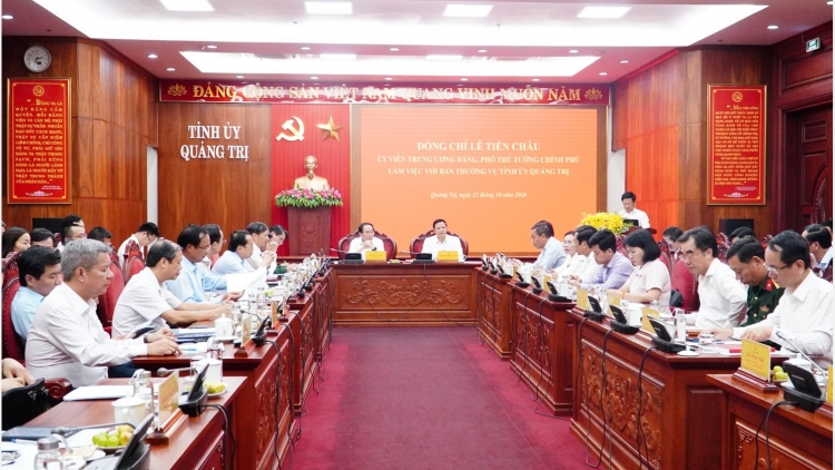 Groi Thủ tướng Lê Tiến Châu ndrel rmôt hăn kan bah Chính phủ pah kan đah Rnâng kan N’gor uỷ Quảng Trị