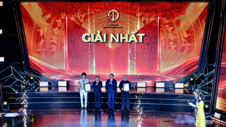 Trao giải cuộc thi ảnh “Tự hào một dải biên cương” lần thứ IV